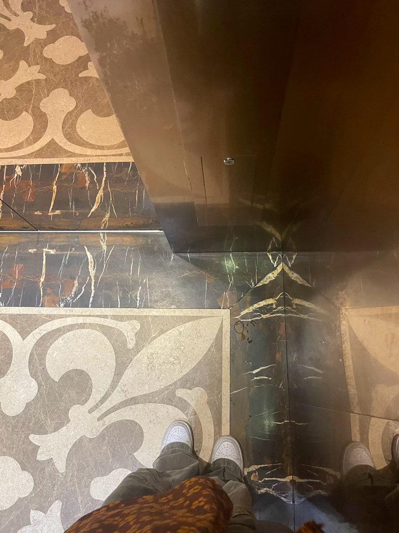 我自己一个人出来看电影了啊哈哈哈。第一次骑车