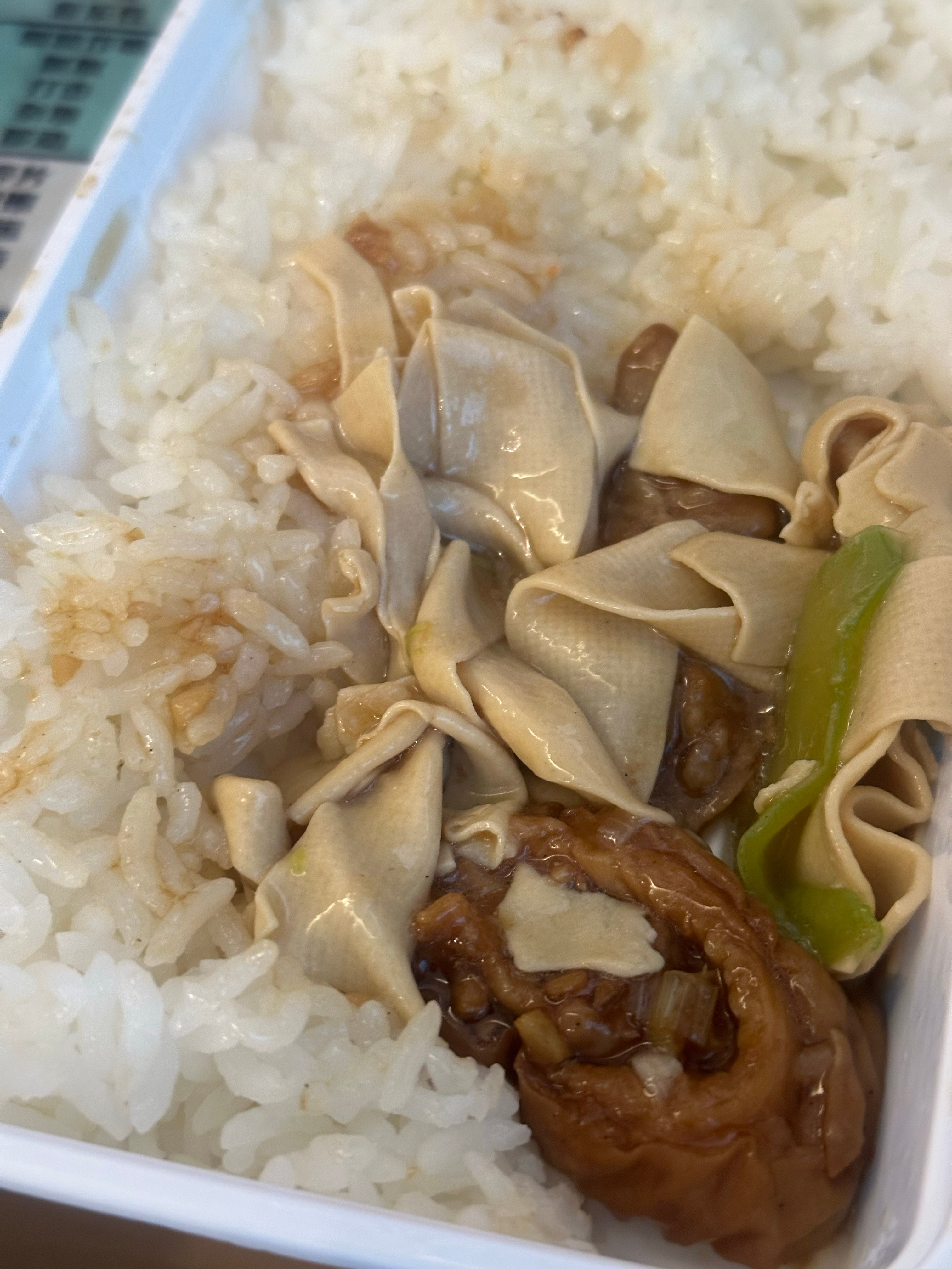 好几天没发饭，因为阿姨关节炎请假了一周，吃了一周外卖了。今天中午忙着做图没顾上点