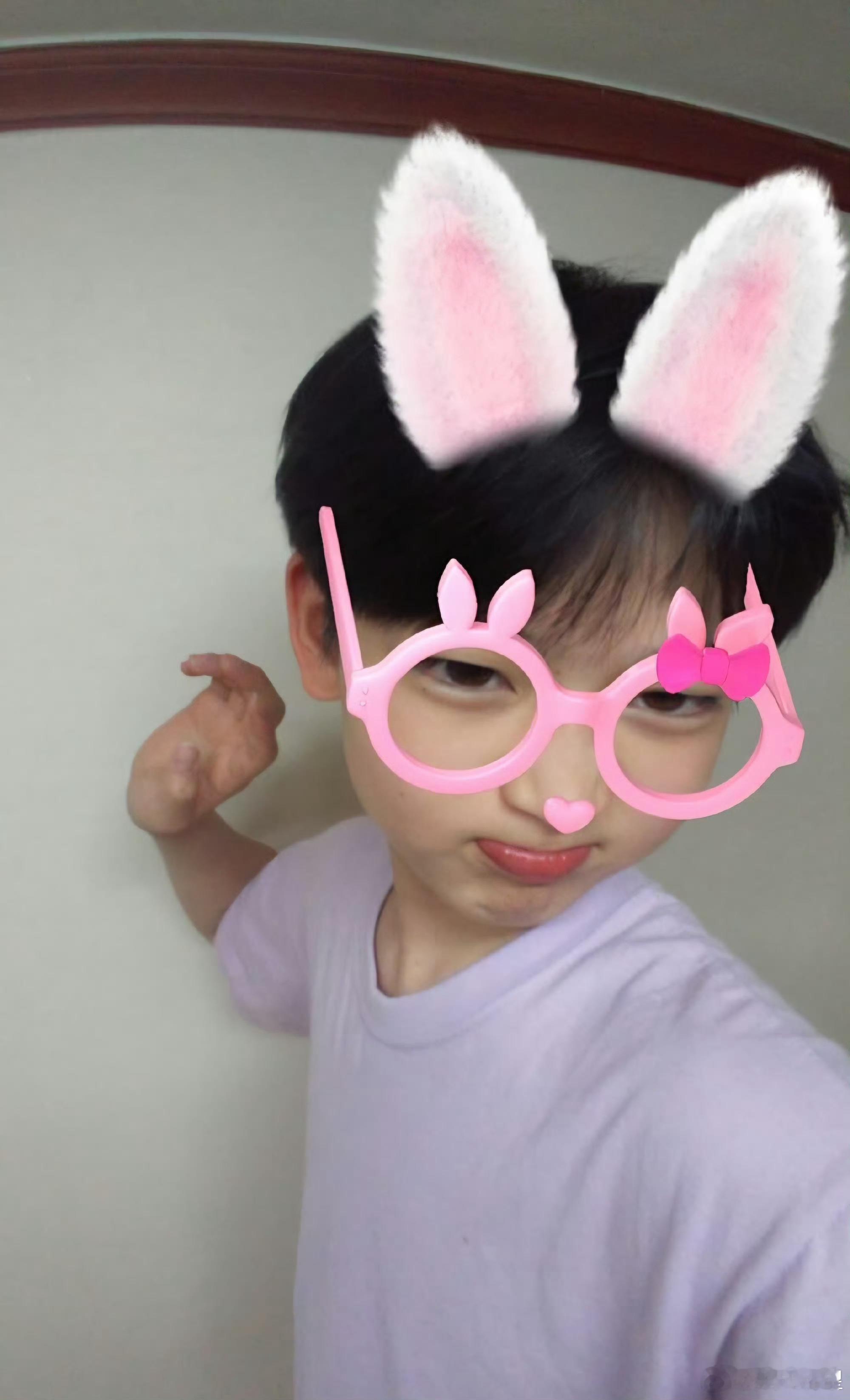 宝猪小宝宝萌哭了