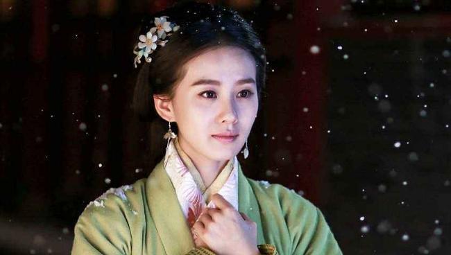 公元1388年，63岁的汤和主动上交兵权。

满朝文武都以为他疯了蓝玉正率军北伐