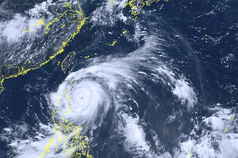 台风“白海豚”：这回是来“串门”还是“拆家”？
各位老铁，最近大家的朋友圈是不是