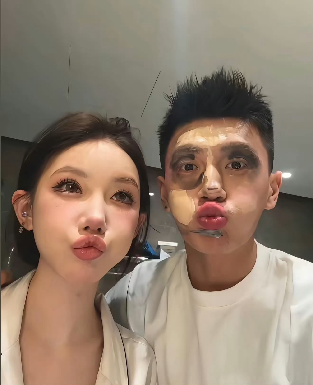 薛小婉任权你们别闹了 PL我帮你们宣传 好用 能做到一天不脱妆且扒的非常牢固(薛