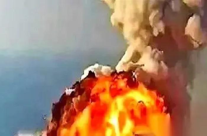 就在刚刚

俄罗斯国防部突然宣布了，对乌克兰全境实施大规模空袭，出动数百架无人机