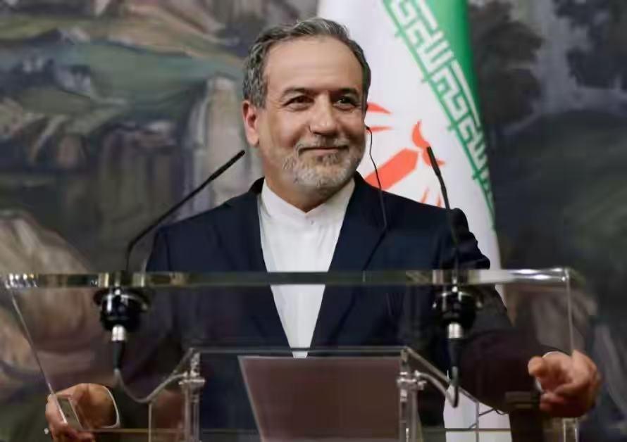 伊朗司令部一声令下，革命卫队全体变阵：让美国知道啥叫中东猛虎

伊朗司令部一声令