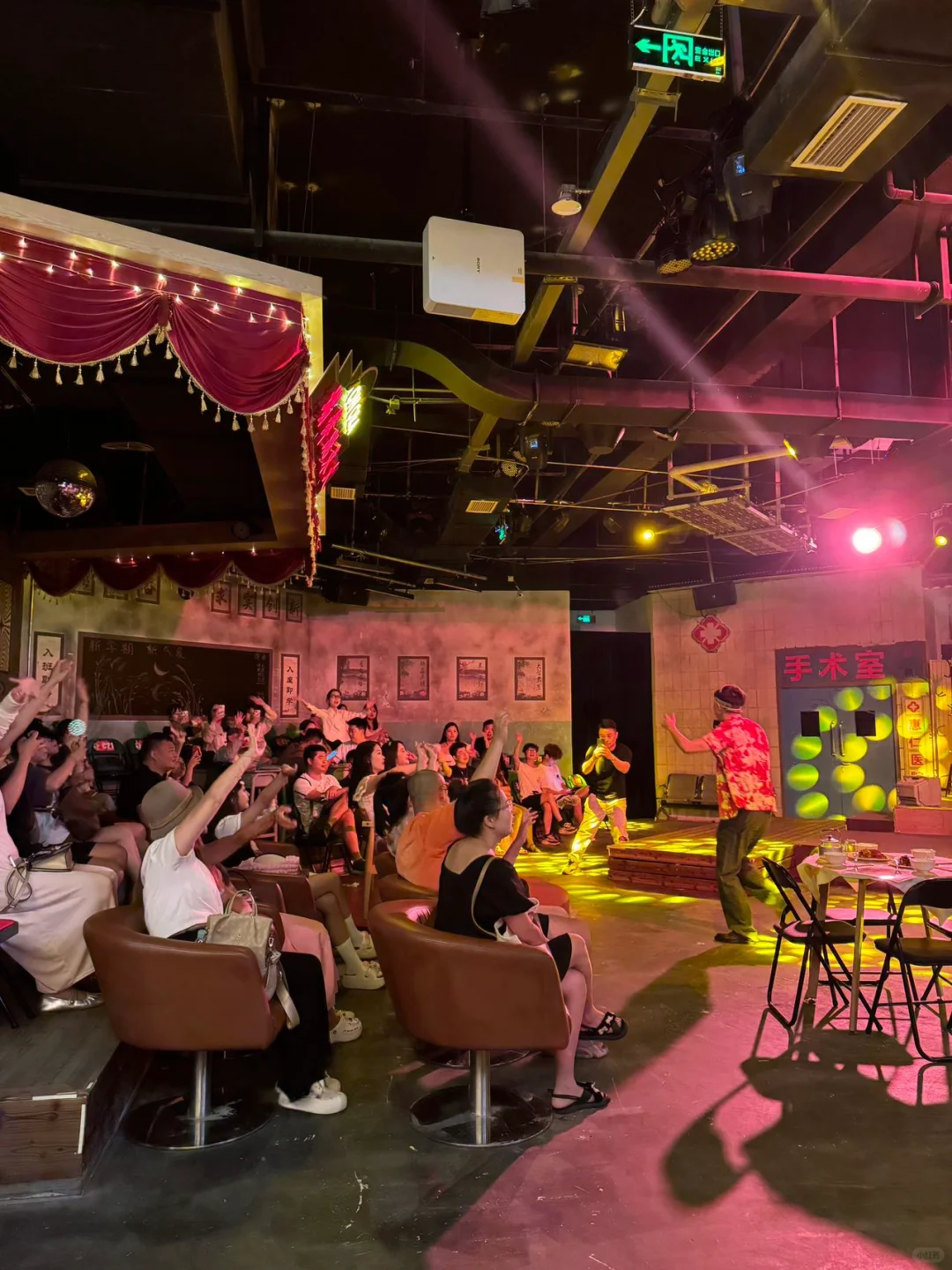 在室内体验淋雨🌧️……现场太震惊‼️