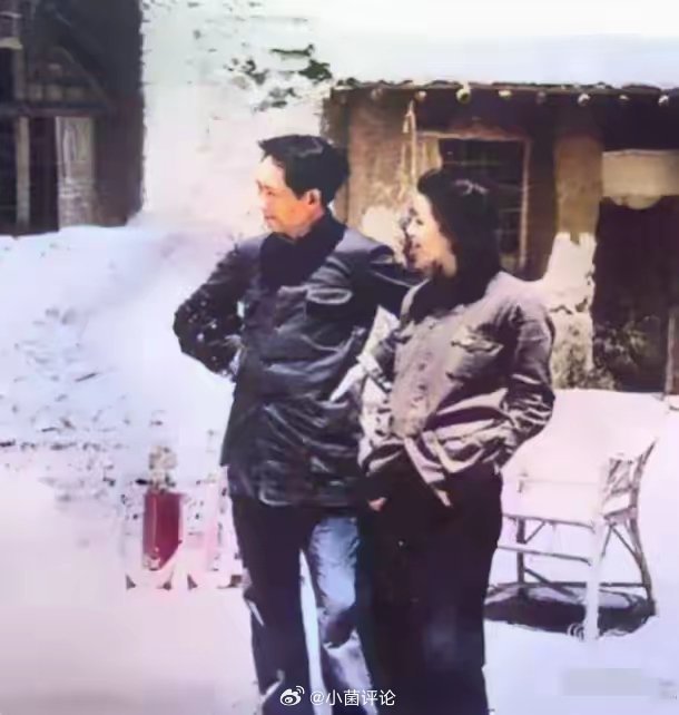 这张照片拍摄于1936年，地点延安，为毛主席拍摄照片的人是美国记者斯诺，有谁认识