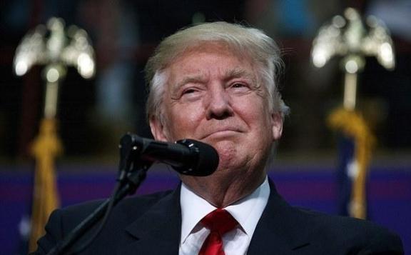 中国必须抓住时机，在特朗普执政期内解决台湾问题，因为特朗普是一个商人出身，他没有