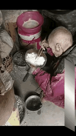 过得穷可以理解
过得这么脏就难以理解了🤢
