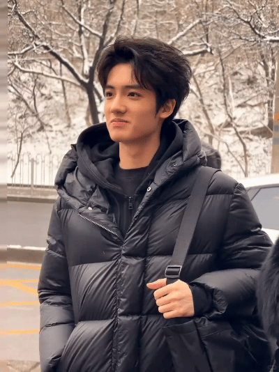 林栋哲3.0参加北电校考简宇熙这长相，真的很有电影脸那味儿简宇熙参加北电校考