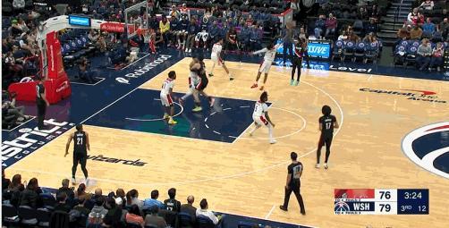 生涯职业！杨翰森疯狂抢板率队反超！
在今天NBA常规赛开拓者对阵奇才的第三节比赛