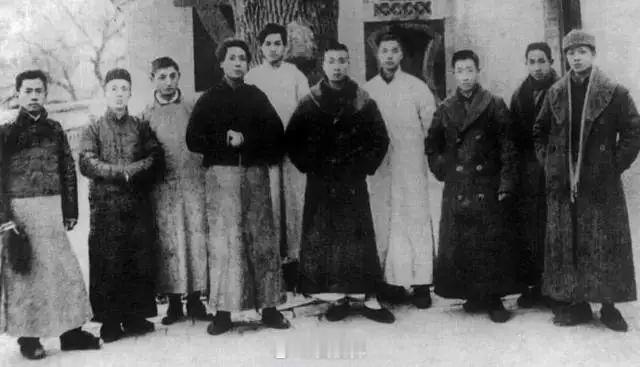 1920年1月18日，教员和邓中夏同罗章龙等湖南进步团体“辅社”成员在北京陶然亭