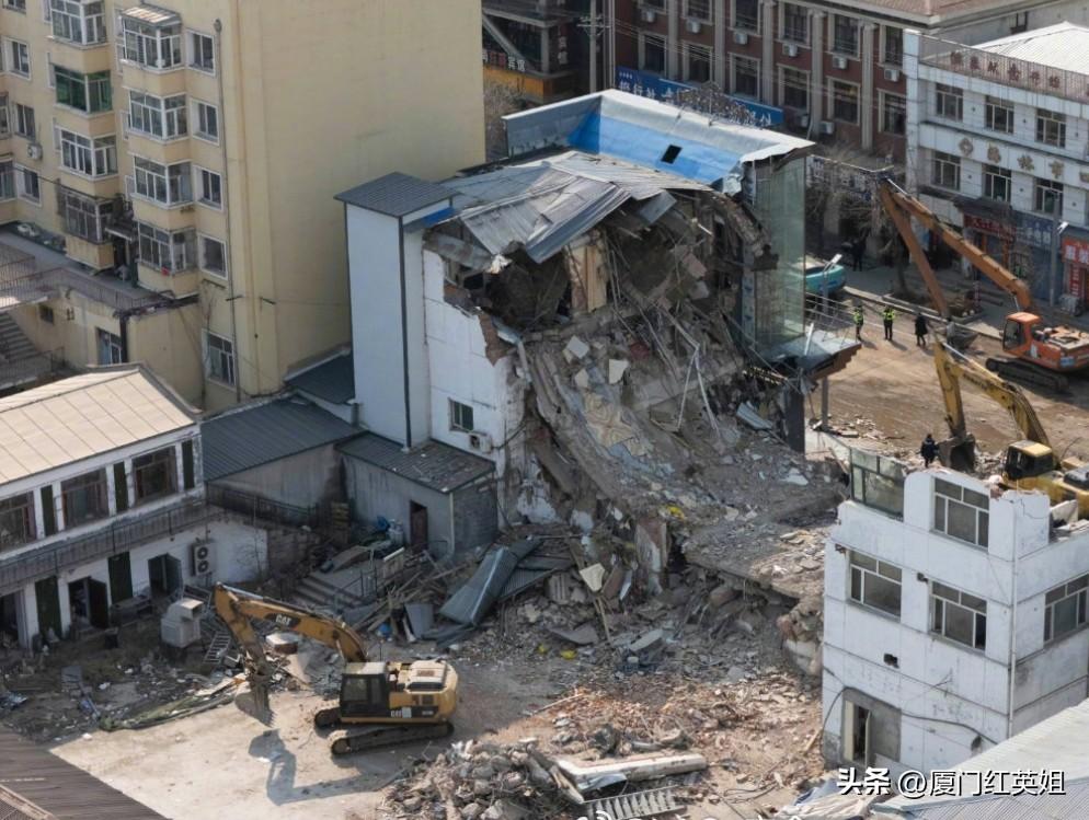 又发生一起老楼坍塌悲剧，黑龙江海林市这起事件，类似2023年齐齐哈尔体育馆11死