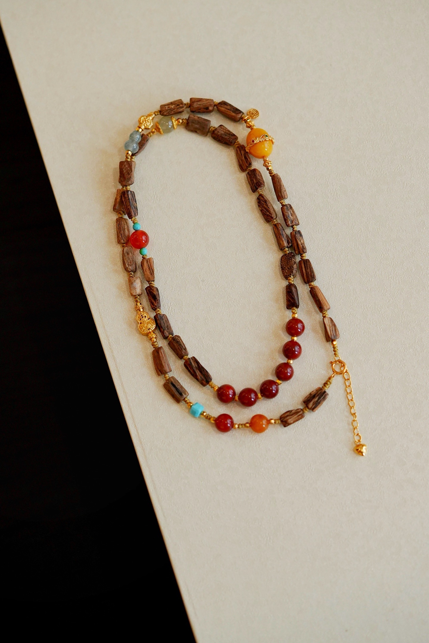 原创随形手链·锁骨链 | 惠安沉香老料惠安土沉随形老料桶珠，香气淡雅清新，质朴大