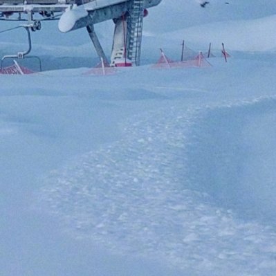 阳光信用 白雪覆山野，晴空漫人间。心怀澄澈，自有暖意随行，守住心底长久的光亮🌞