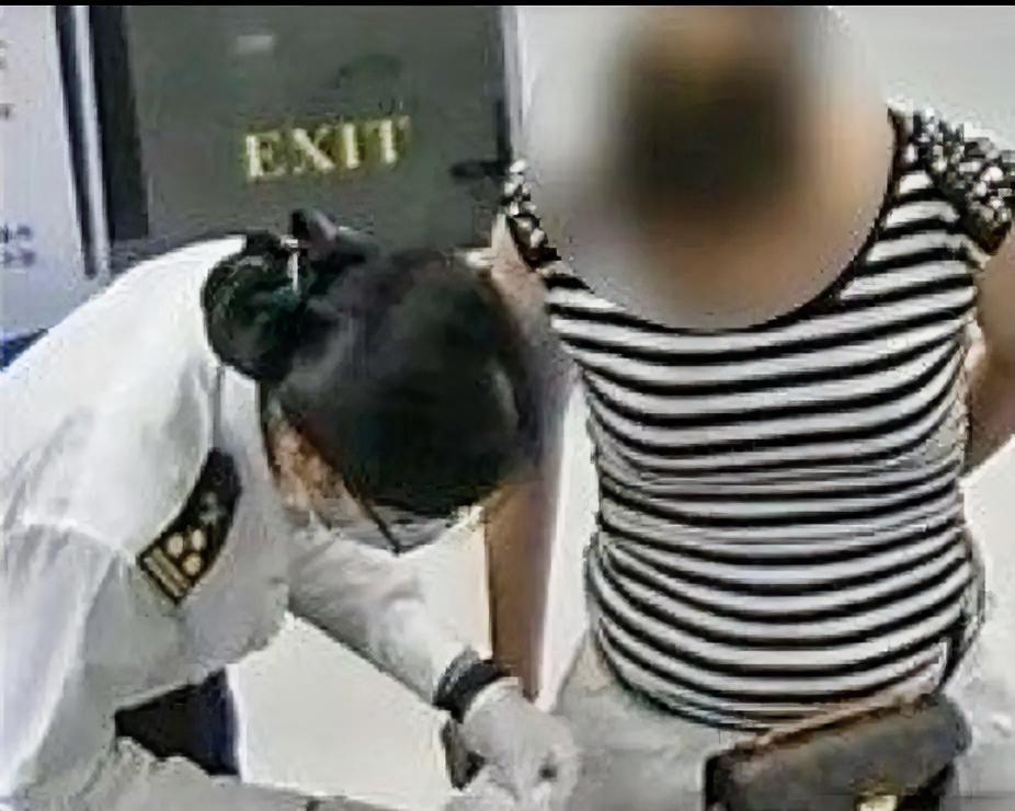 女子鼻沾“K粉”通关，海关精准查获

近日，在罗湖海关发生一起令人咋舌的毒品查获