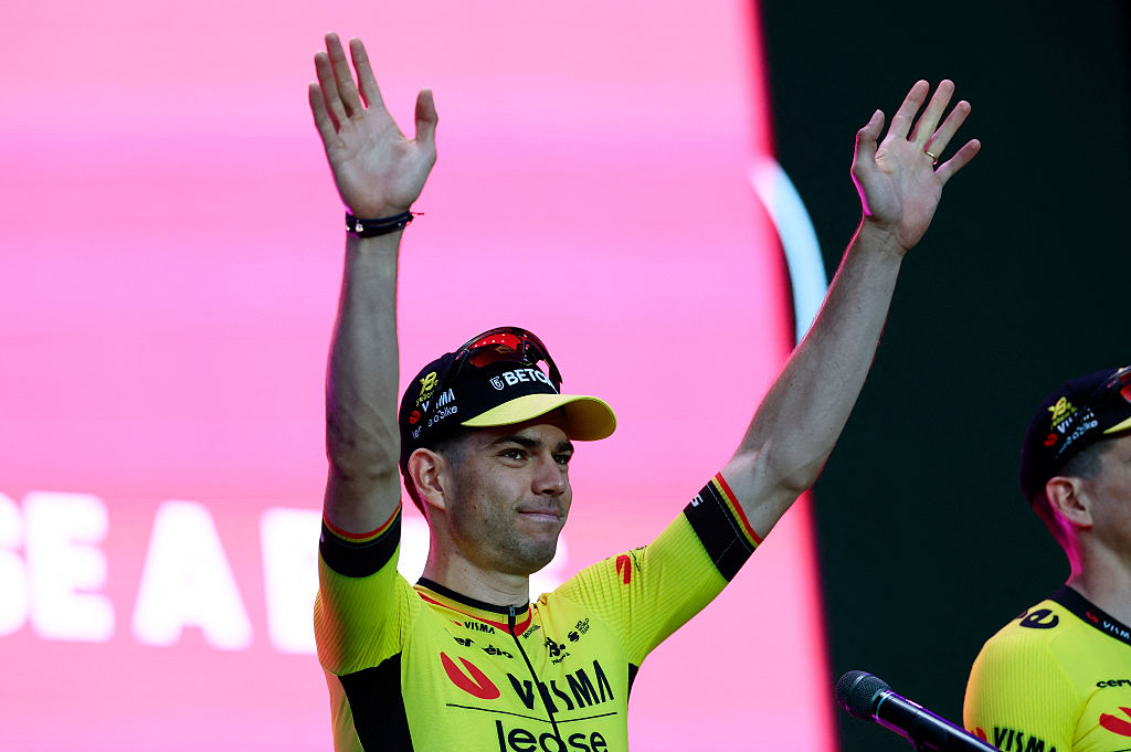 在今年环意只要赢一个单站，就能集齐三大环赛单站的车手：范阿尔特、巴代、亚当-耶茨