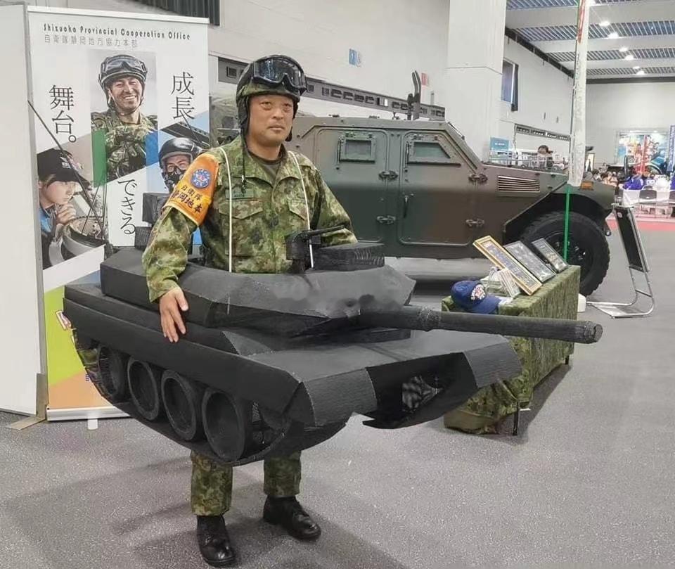 小本子陆自的坦克都这么展示吗？？？海阔试车超话 ​​​