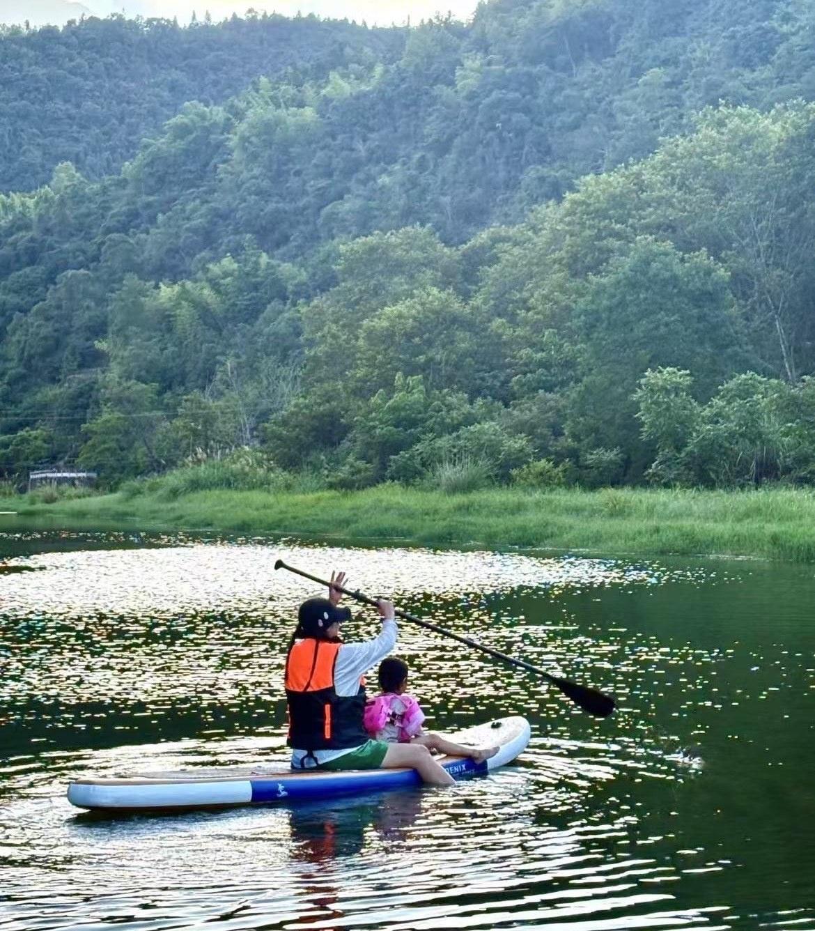 溪水叮咚里，解锁溯溪的N种快乐
📍深圳 
夏天就是要泡在水里呀！在瑞安湖岭找了