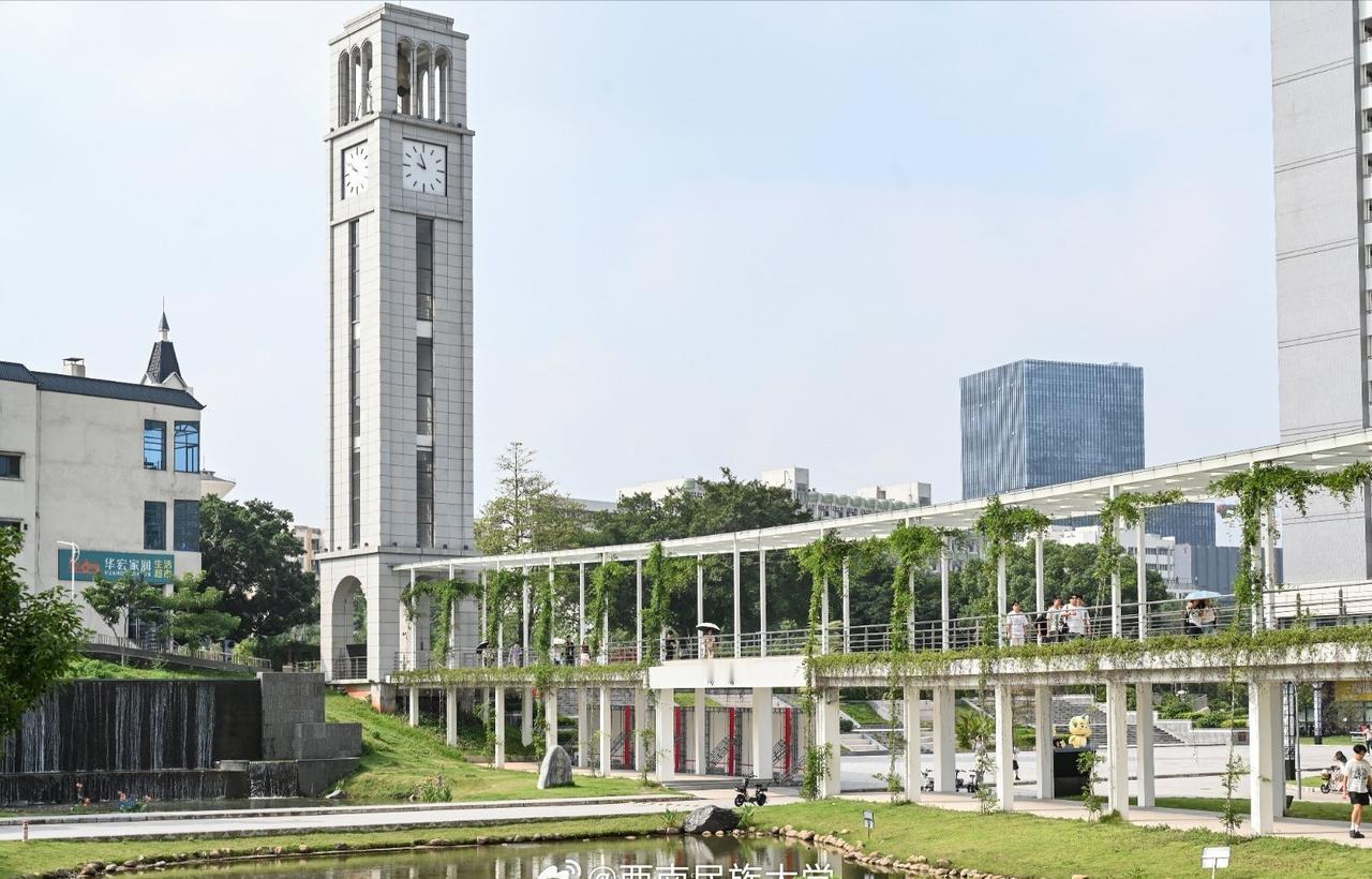 岁月悠悠，桃李芬芳。
四十二载，书写辉煌。
厚德为基铸辉煌，励学勤耕谱华章。
笃