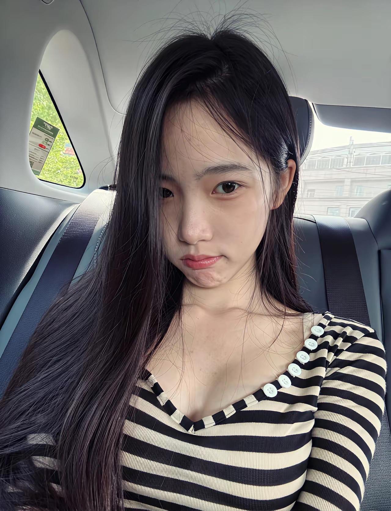 你认为一个女人的美体现在哪里？