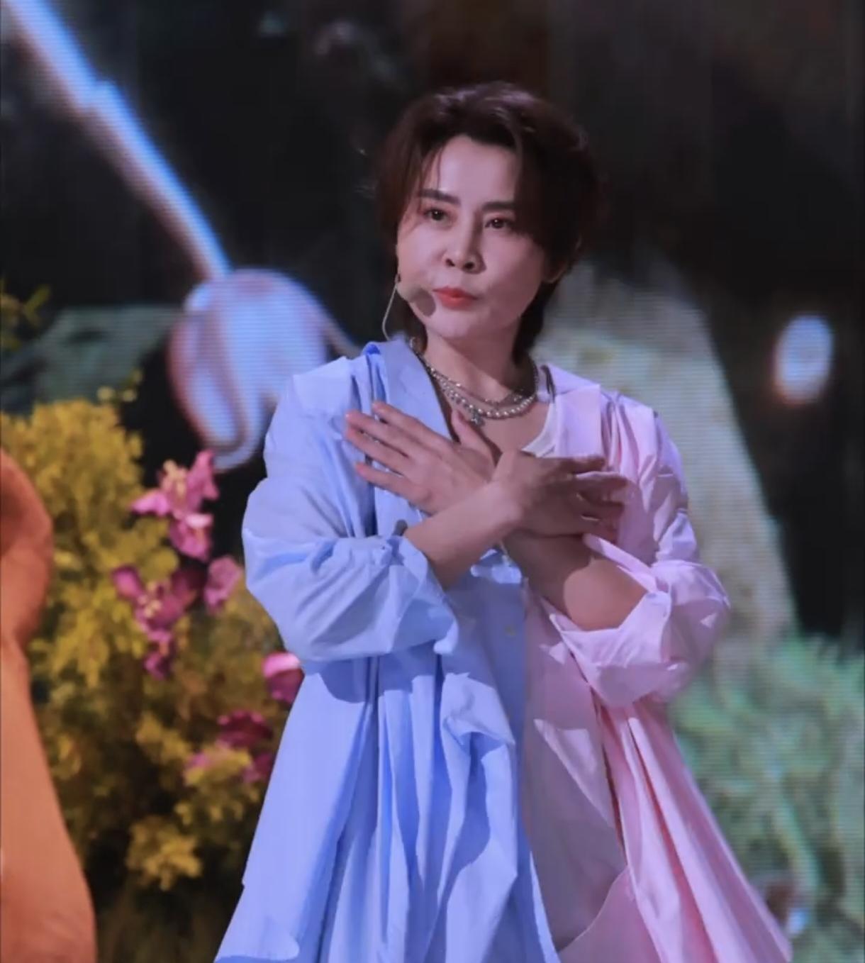 都在盯着李小冉，谁来看看王濛啊？

她一个被黎明约着上厕所的假小子，为了小组荣誉