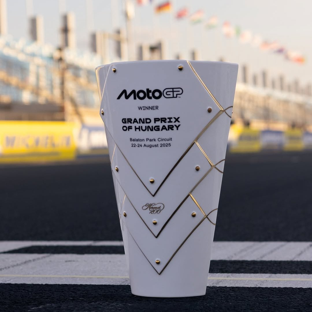 MotoGP匈牙利大奖赛的奖杯和F1类似，同样是由赫伦德瓷器厂提供的手工打造瓷杯