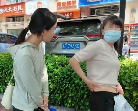 武汉一女子早前花 3980 元在养生馆付费办项目，二次到店做肩颈按摩时，让技师顺