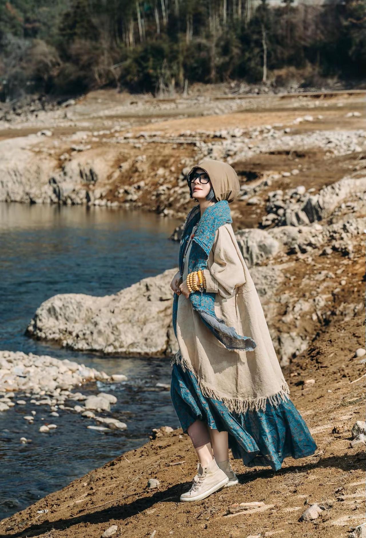 "平安是顶级的富贵局 别嫌日子沉闷那不是平庸是岁月静好"