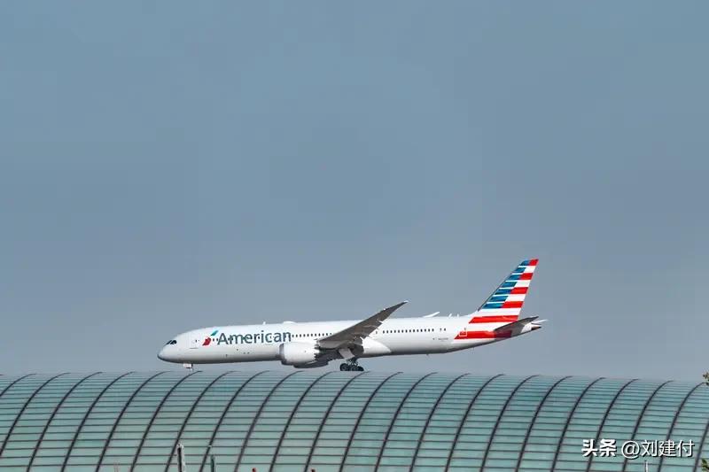 美客机从巴西起飞后发动机爆炸 美客机从巴西起飞后发动机爆炸，想想都令人胆寒。飞机