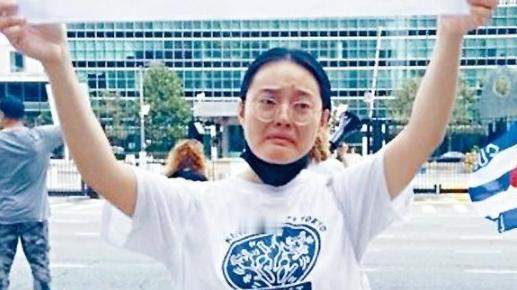 两名华人曾以"杰出人才"移民美国，现面临遣返回国，公民身份被撤销！这对华人夫妇的