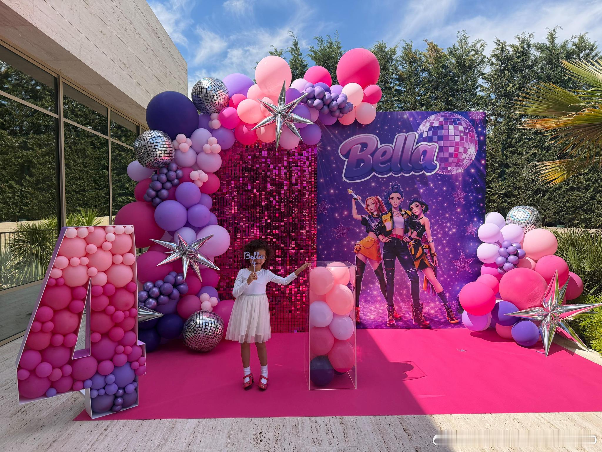 生日快乐，我的小公主！🎂❤️🤍 四年了，满满的欢乐。爸爸超爱你！Angely