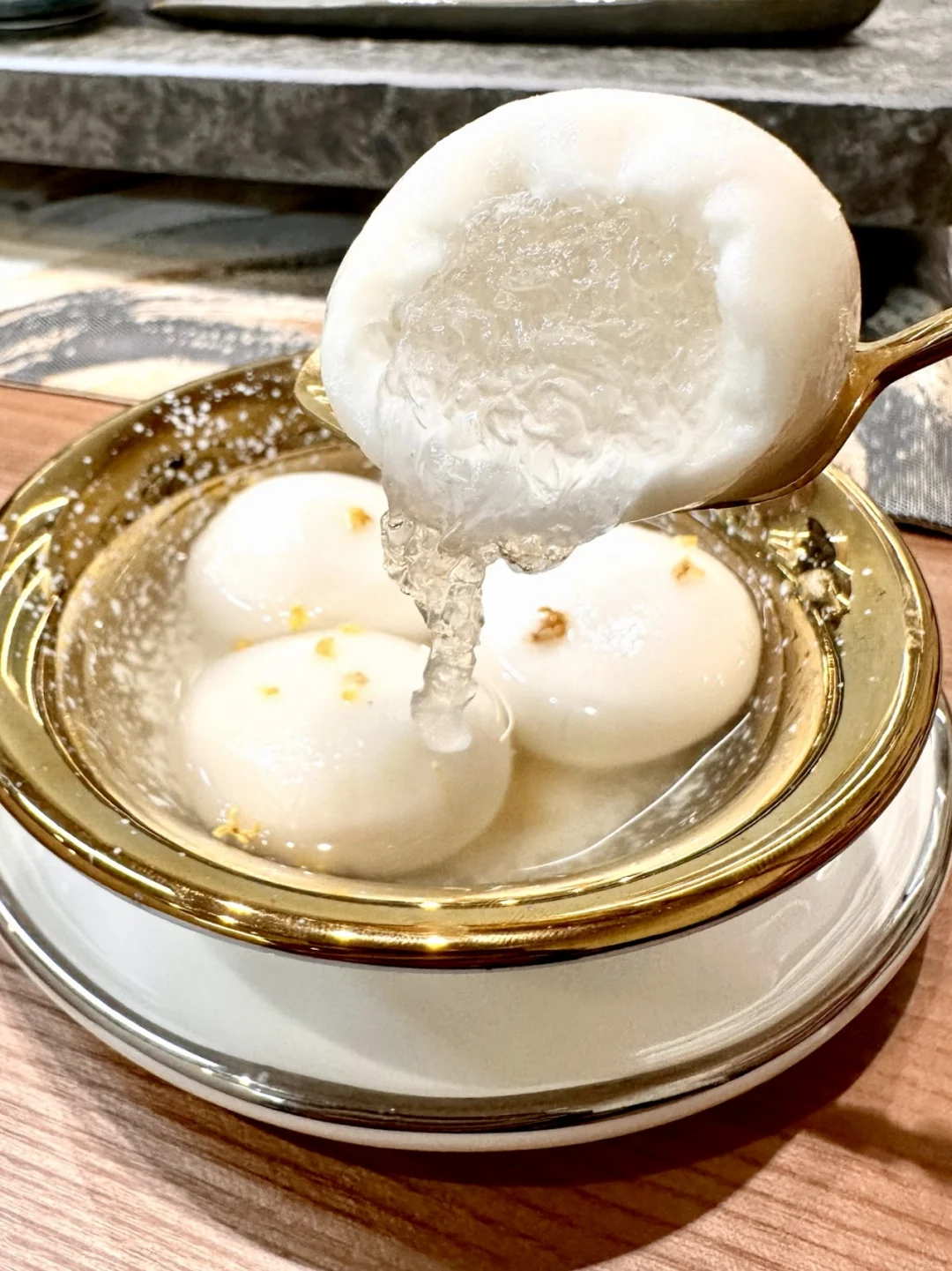 冬至！来一碗暖乎乎的燕窝汤圆叭😯……