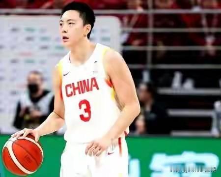 胡明轩被郭士强召回，但他明显准备的不够。
8月13号中国男篮与乌拉圭男篮的第一场