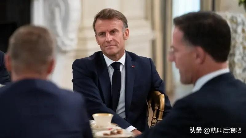 法国总统马克龙与希腊总理以及塞浦路斯总统举行会晤，针对塞浦路斯近期遭无人机和导弹