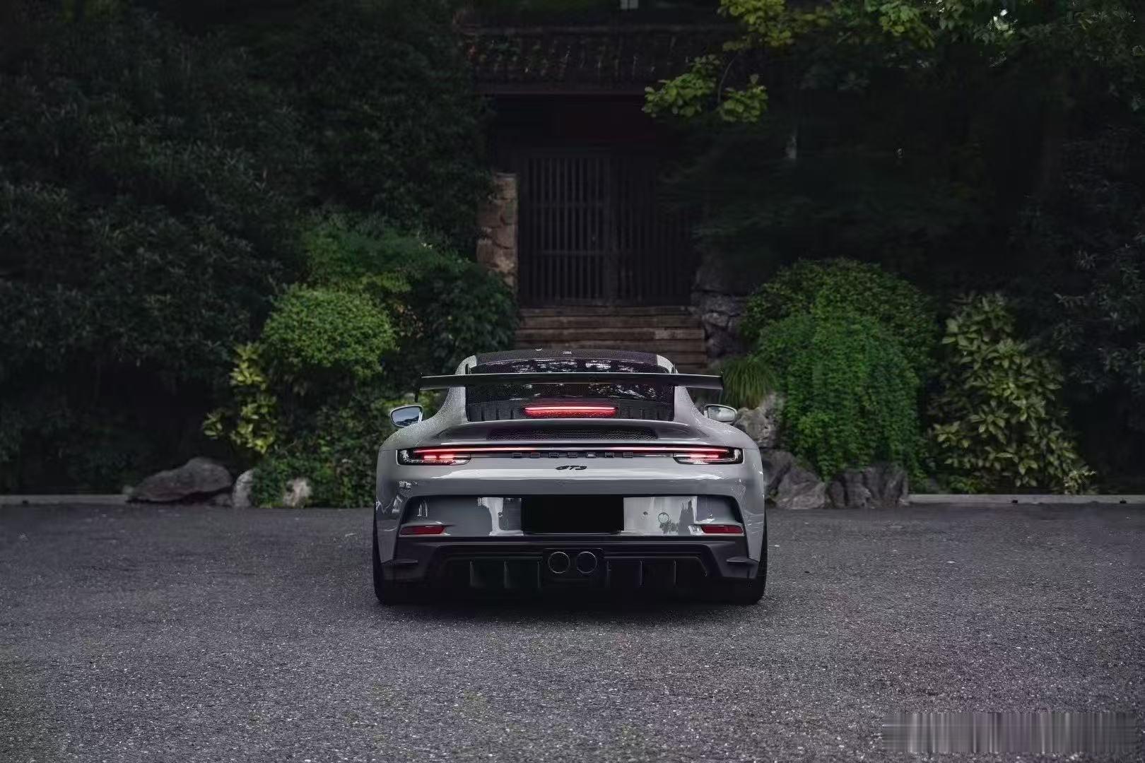 2024年保时捷 911 GT3 4.0自然吸气 、选配PTS中国灰 黑内 陶瓷