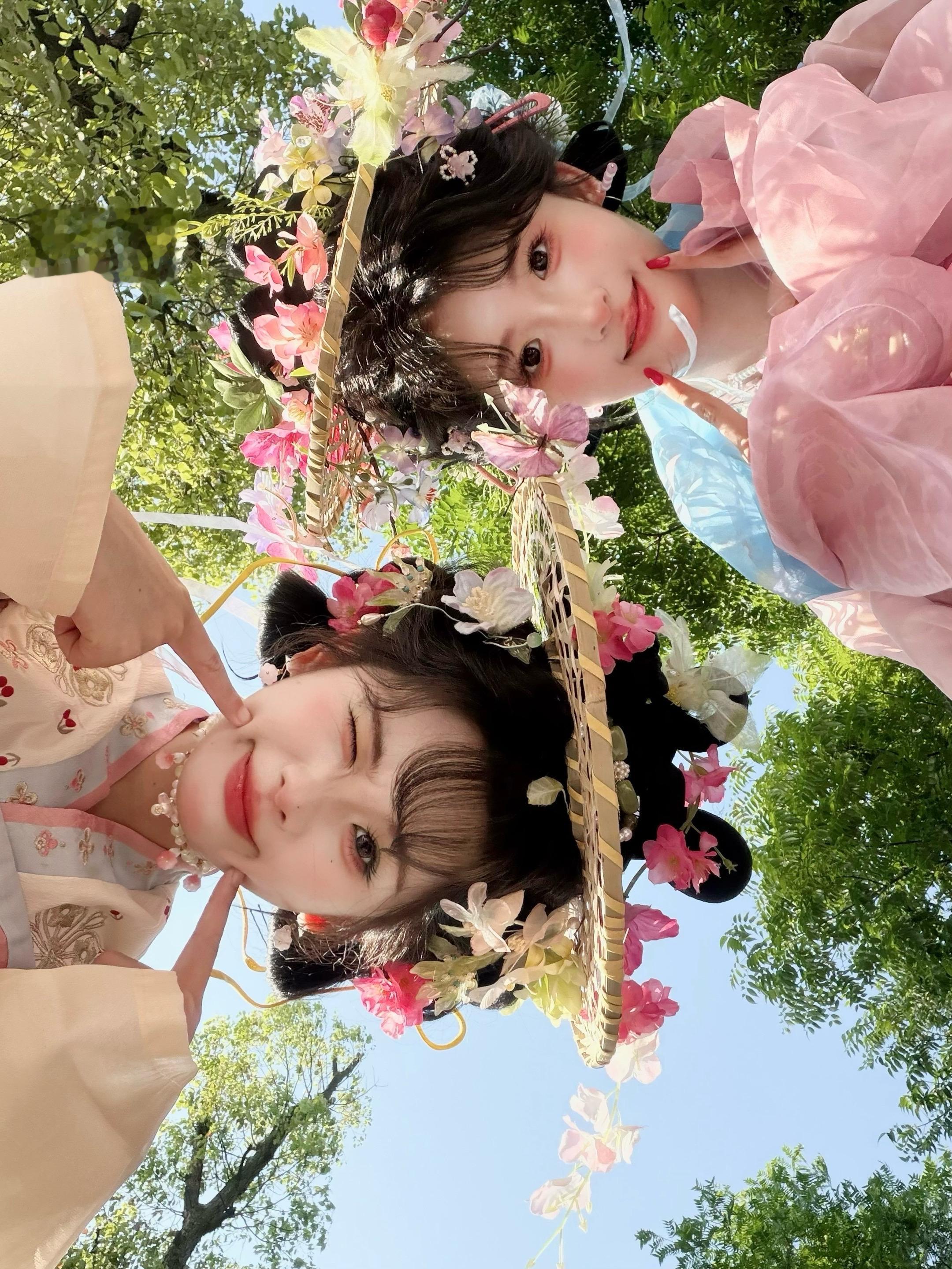 戴花斗笠的唐风小甜妹×2，双倍可爱上线🌸