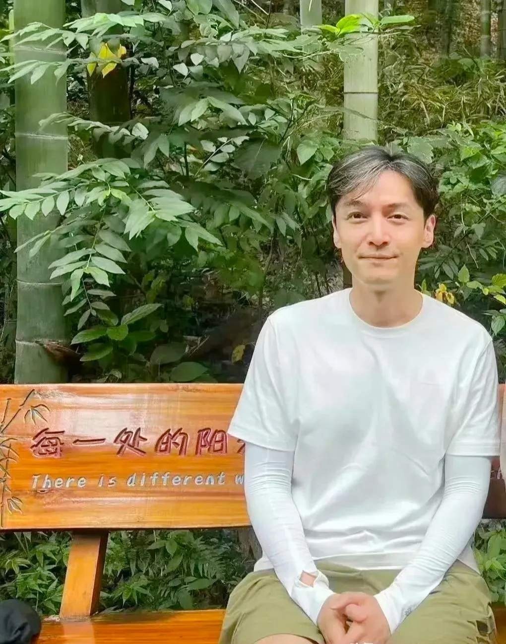 #胡歌白发这么多了#啊？？？？他才41岁啊，这断崖式衰老不应该啊一代男神的花期就