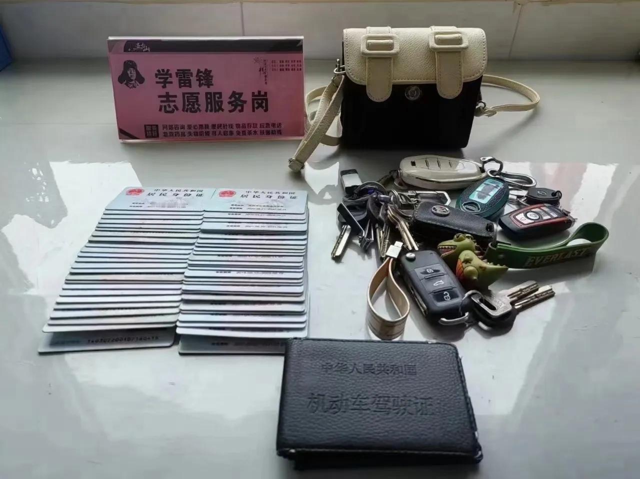 五台山风景名胜区温馨提示：
春节假期，共计有27.9万名游客在五台山观光旅游。期