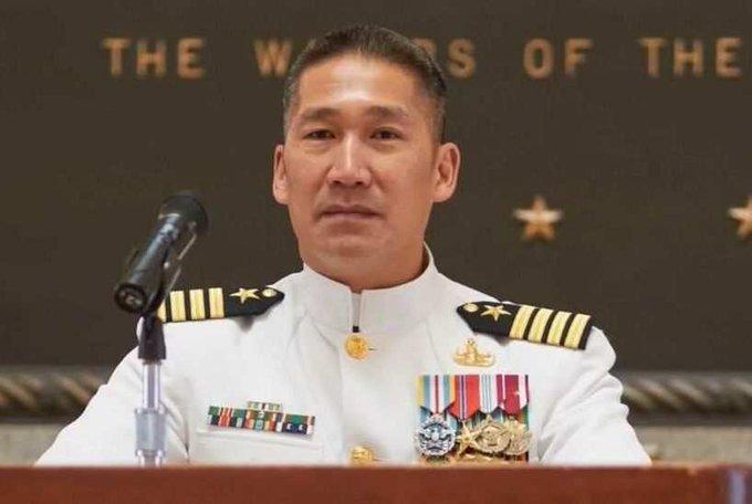 越南人也是出息了，越南难民高雄成了美国的海军副部长，主要管钱、管人、管后勤，是海