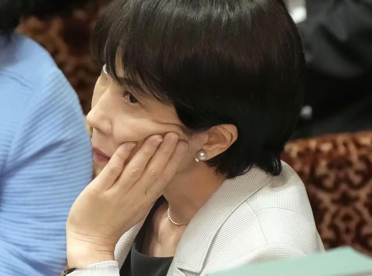 高市早苗或将沦为“替罪羊”？在12月12日，据新加坡早报报道称，日本参议员披露日