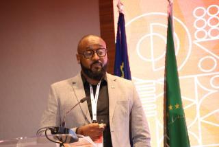 据美国全国广播公司报道，当白宫与德黑兰之间第二轮谈判的窗户几乎被外界认为彻底焊死