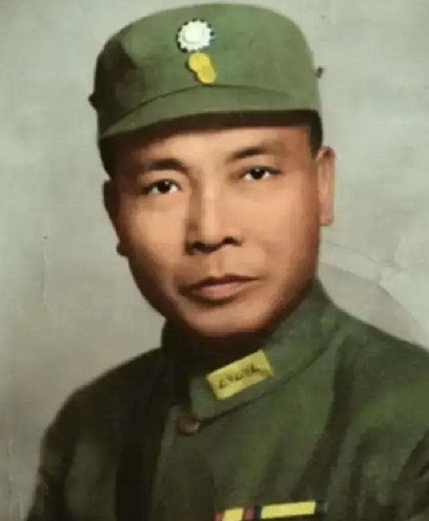 1949年，汤恩伯仓皇逃往台湾，身边娇妻儿女一个不落全带上了船，唯独把给他掏嫁妆