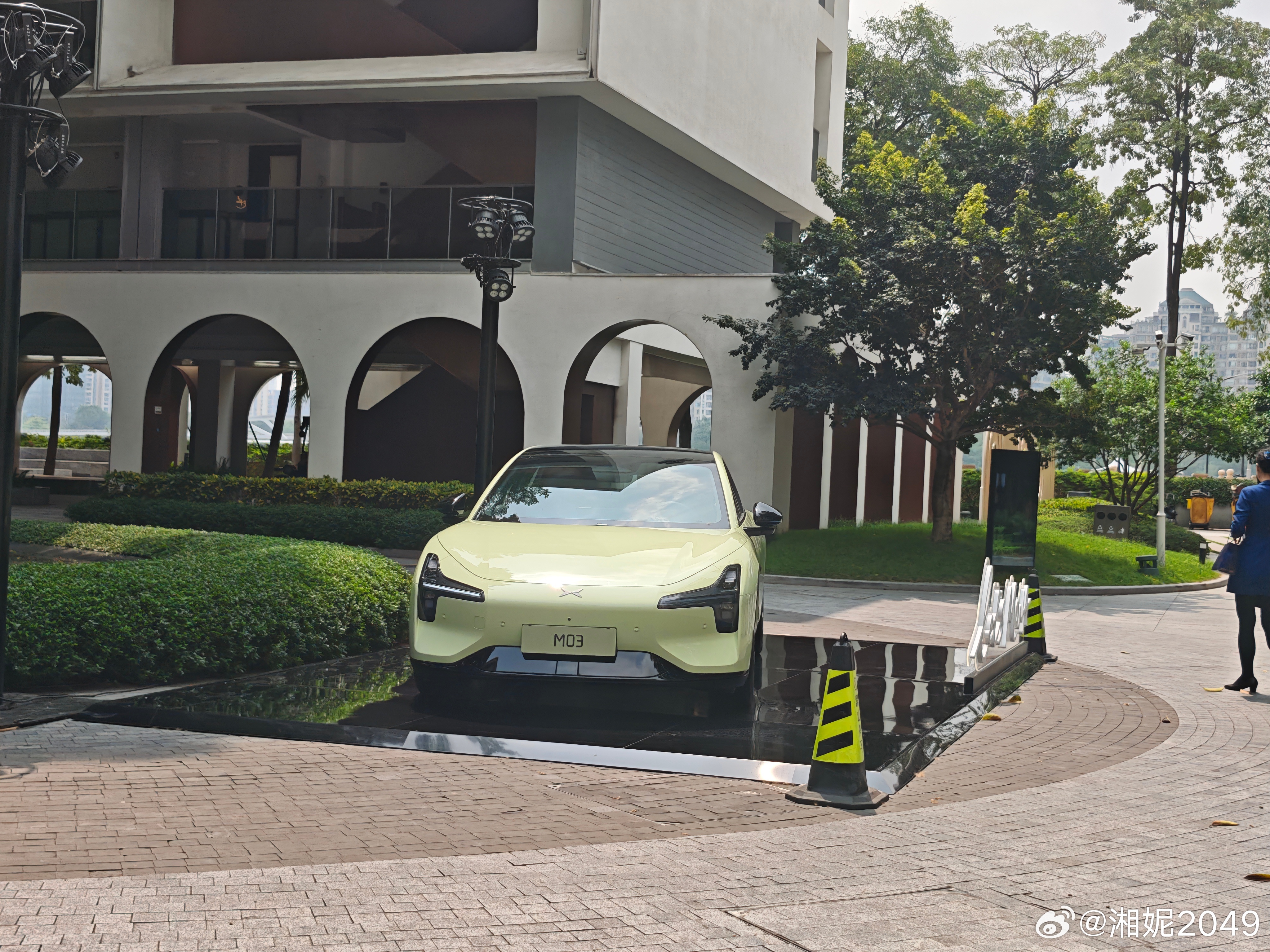 窝鹏还是会玩，拼豆、扭蛋真的很年轻人！扭蛋我和大梦一个牛油罗绿一个罗兰紫，正好是