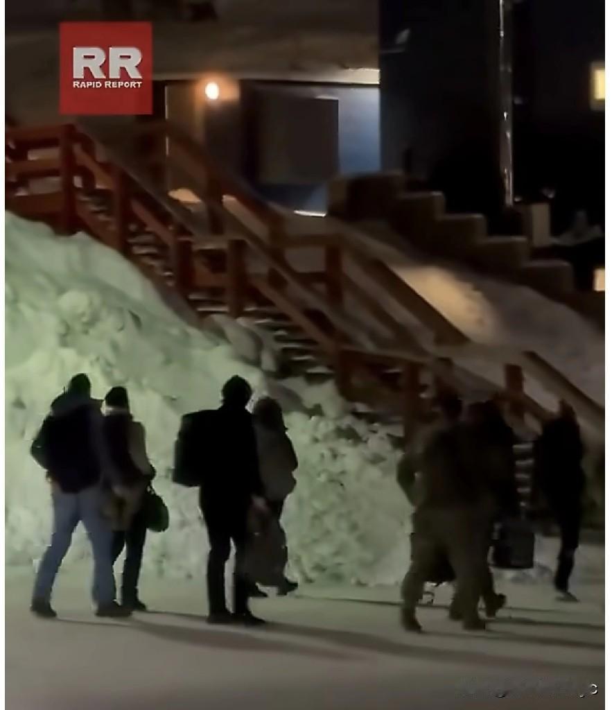 目前是7个国家，共派兵37人，不到一个排的兵力。
特别需要提出的是英国，英国的历