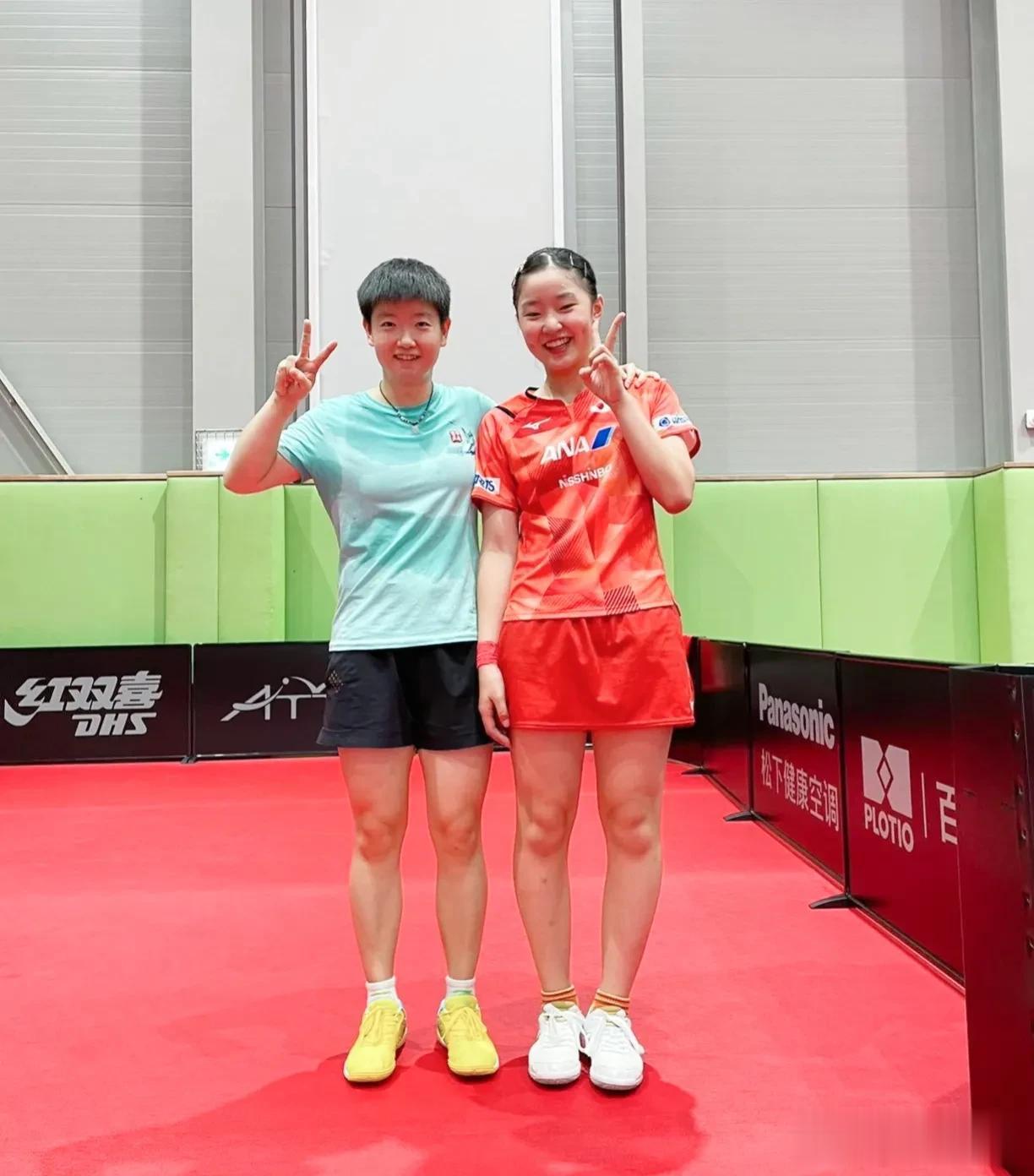 孙颖莎和张本美和对练

美和说和莎莎对练收获很大，结束后两小只好卡哇伊的合影，莎