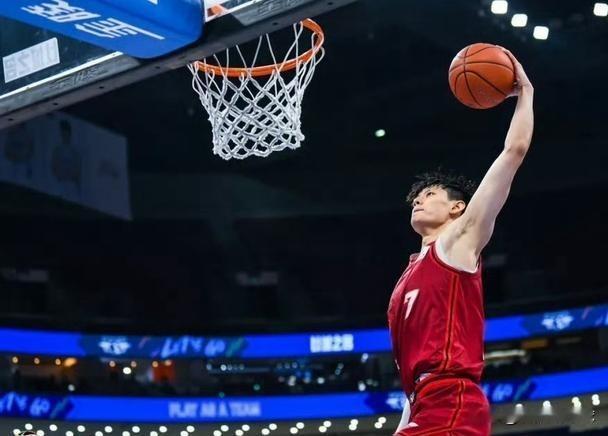 曾凡博即将出！北京队外线迎强大火力

近日据球圈赵探长报道，北京队已经收到曾凡博