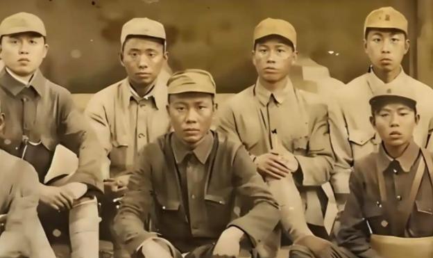张涛曾经是红17军军长，后来又叛逃，当了国民党的副师长，1949年，他拒绝随国民