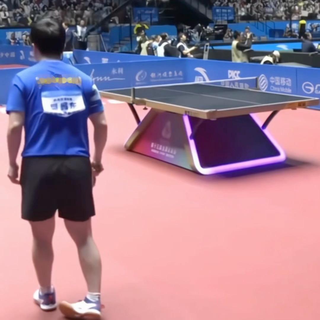 好灵活的脚脖子