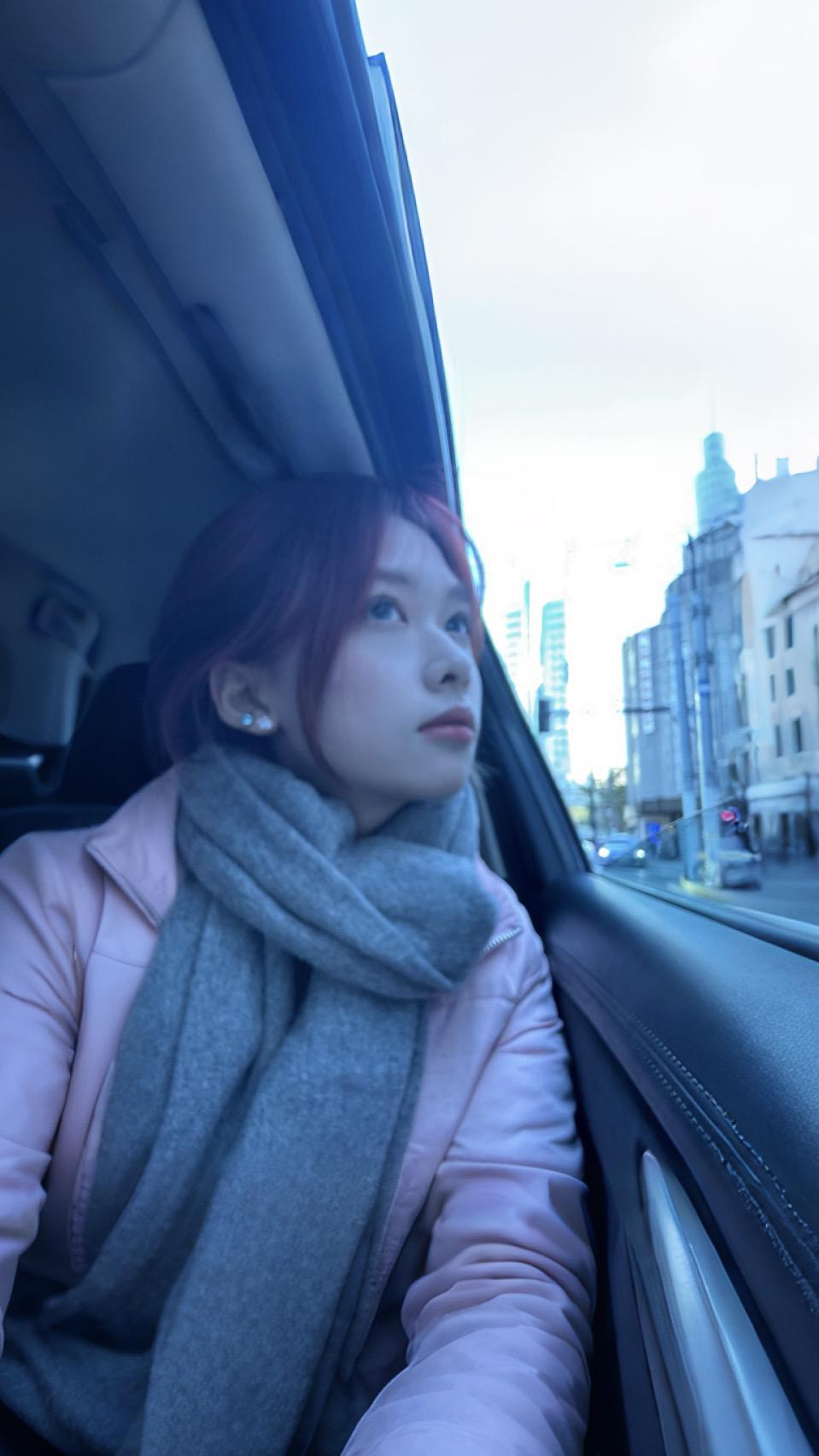 有时候我会在心里握紧你的手。