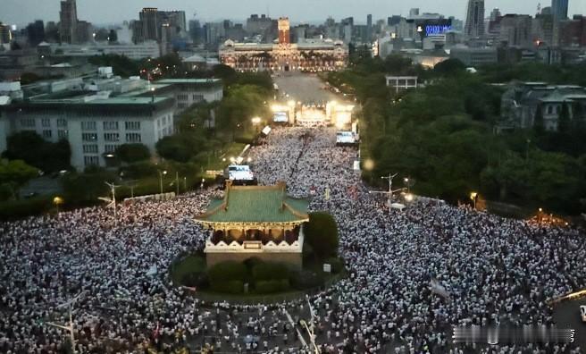 台湾在野党号召人民，今晚站上“凯道”（“总统府”前凯达格兰大道），对执政者处理食